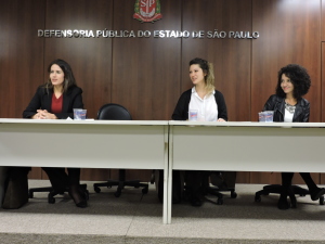 Gisele, Mariana e Natália: pesquisadoras durante evento da defensoria